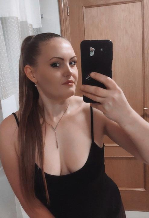 Webcam chat profile for MissLilix: Ask about my other interests