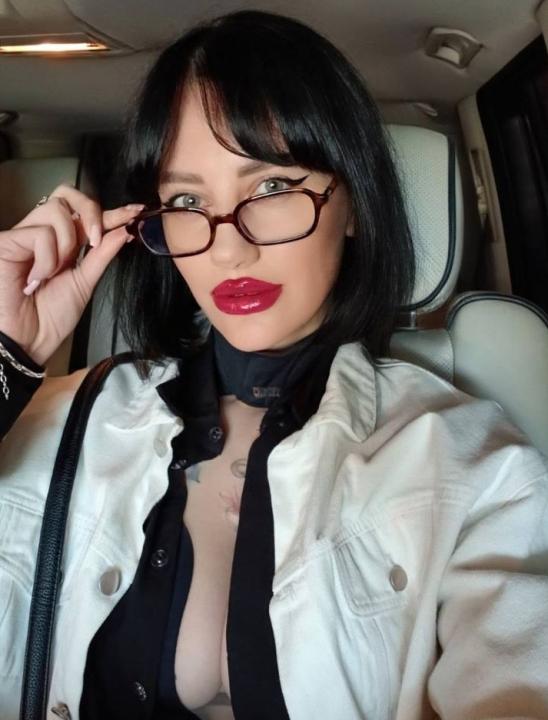 Webcam chat profile for Erya: Ask about my Hobbies