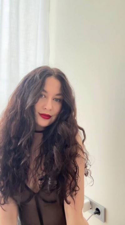 Webcam chat profile for Vivianne: Ask about my Hobbies