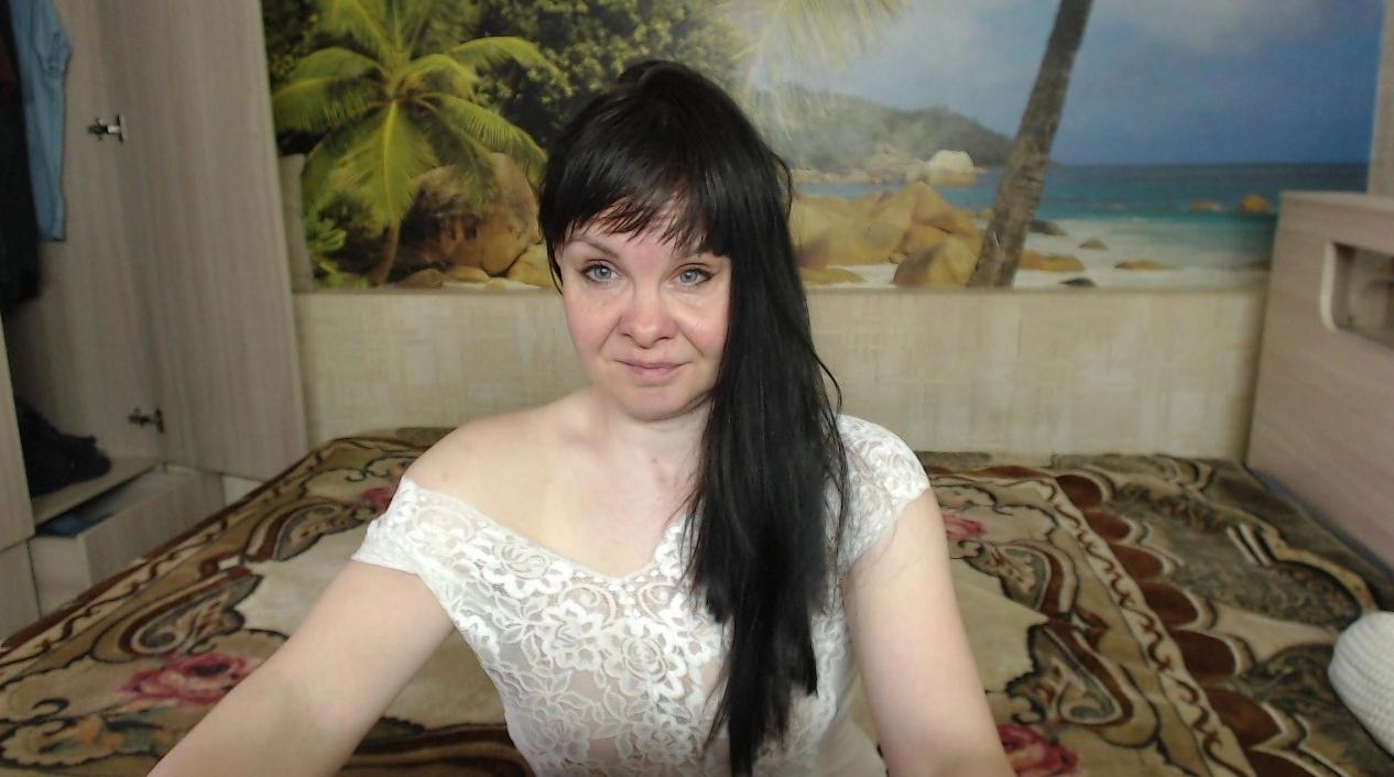 Webcam chat profile for Destinybbb: Bondage & discipline
