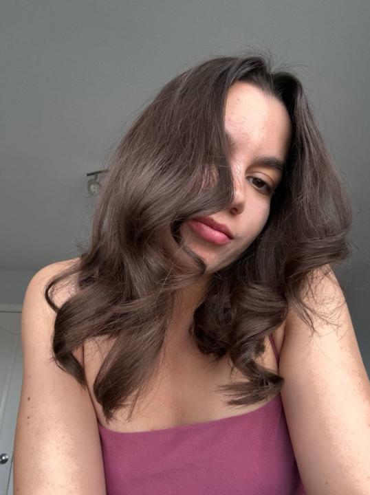 Webcam chat profile for Uvelia: Ask about my Hobbies
