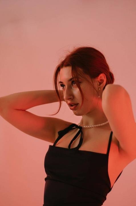 Webcam chat profile for hallucinationXX: Bondage & discipline