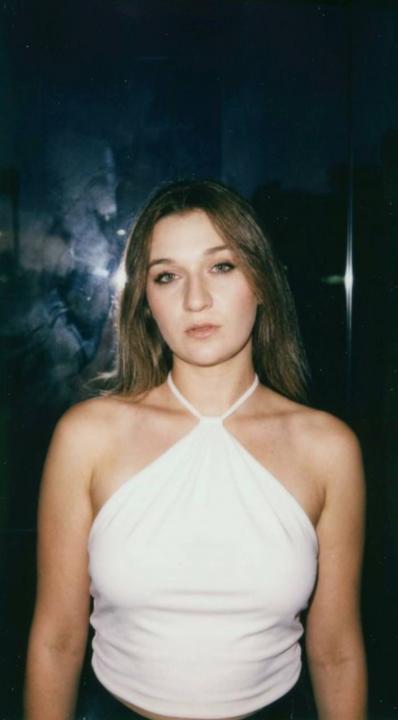 Webcam chat profile for Zerlisse: Ask about my Hobbies