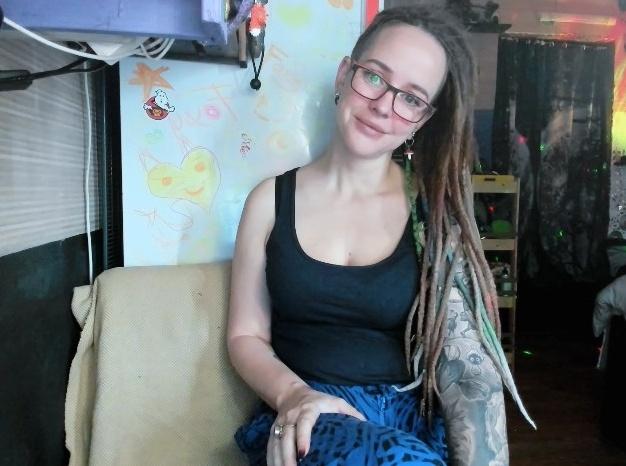 Webcam chat profile for LisaFoxy: Legs, feet & shoes
