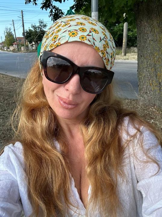 Webcam chat profile for AureliaHots: Outfits