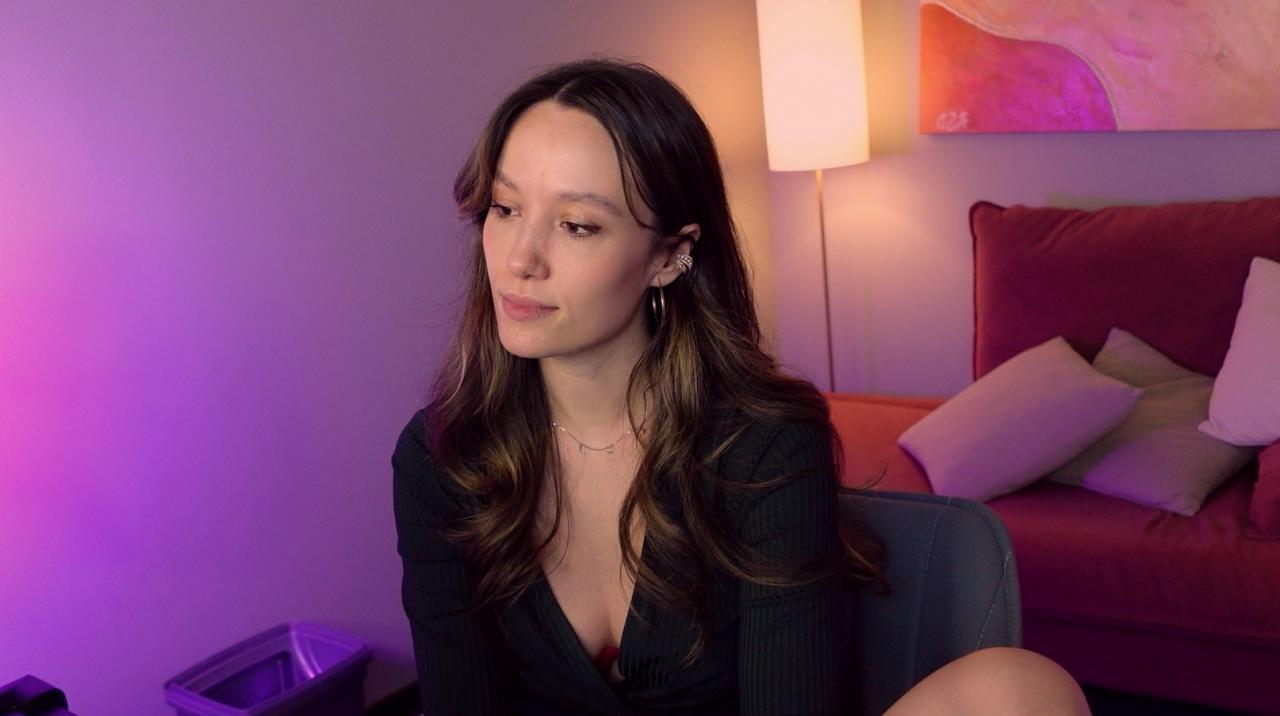 Webcam chat profile for AgnesGoddes: Legs, feet & shoes