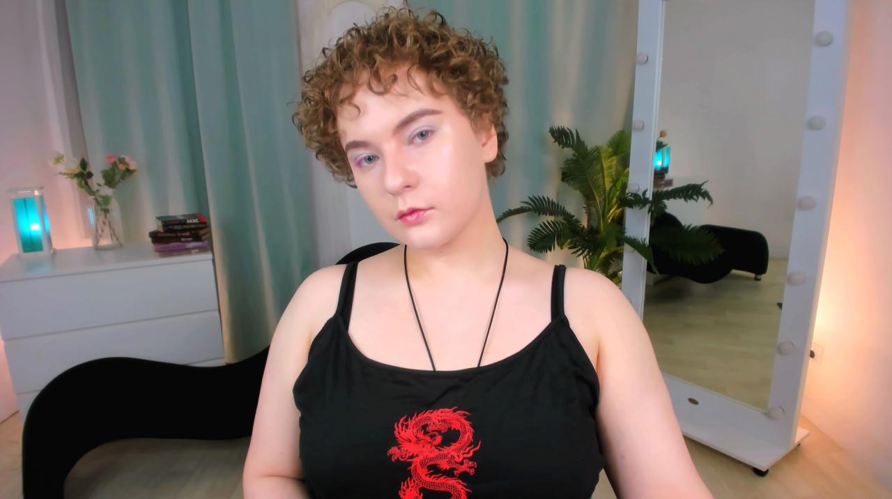 Webcam chat profile for MelittaAdams: Freckles