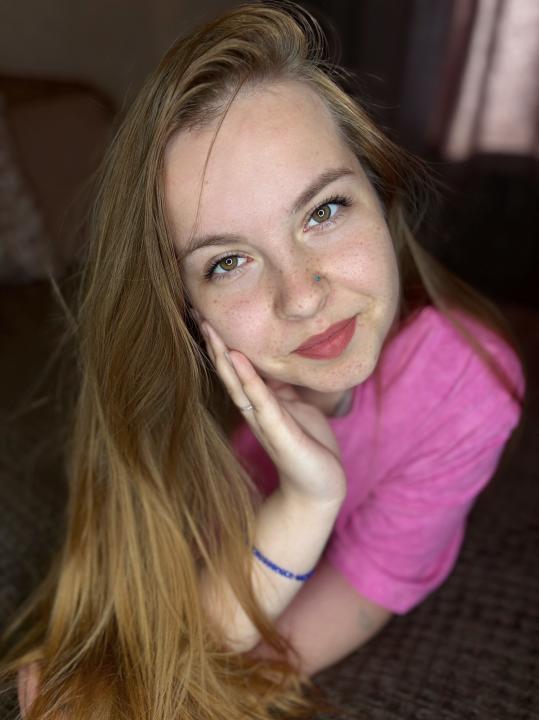 Webcam chat profile for SweetHoney: Leather