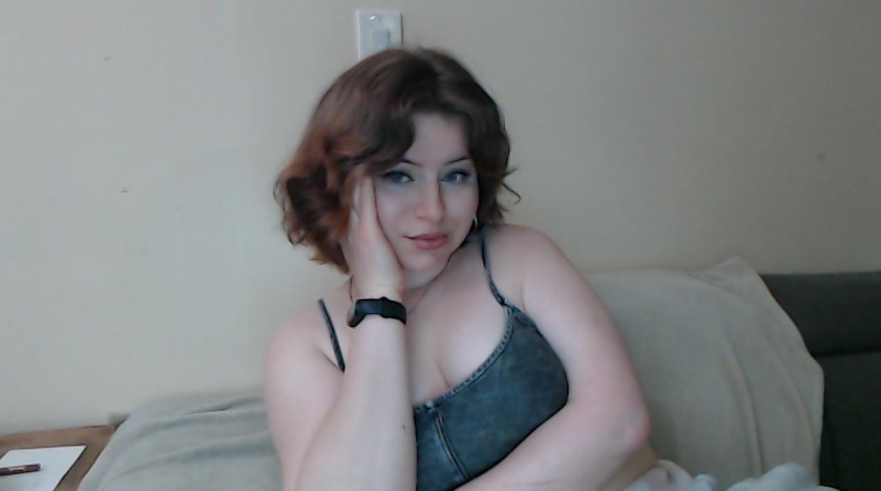 Webcam chat profile for CaramelSelma: Leather