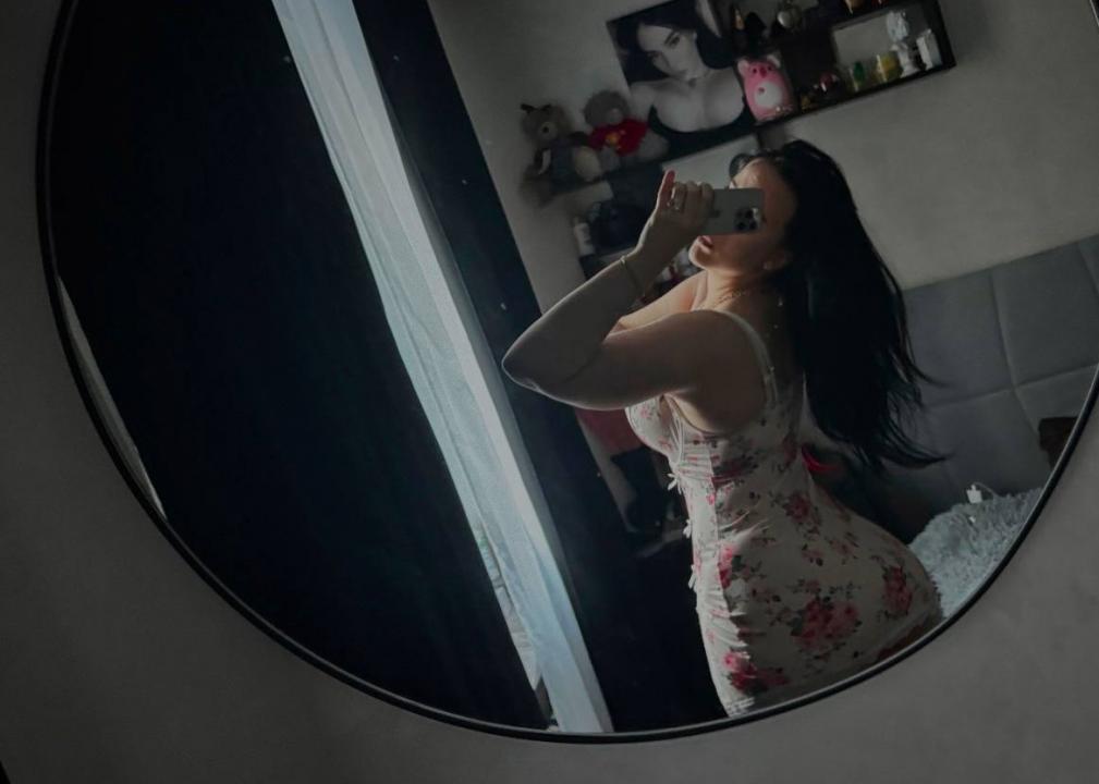 Webcam chat profile for Monica: Lace