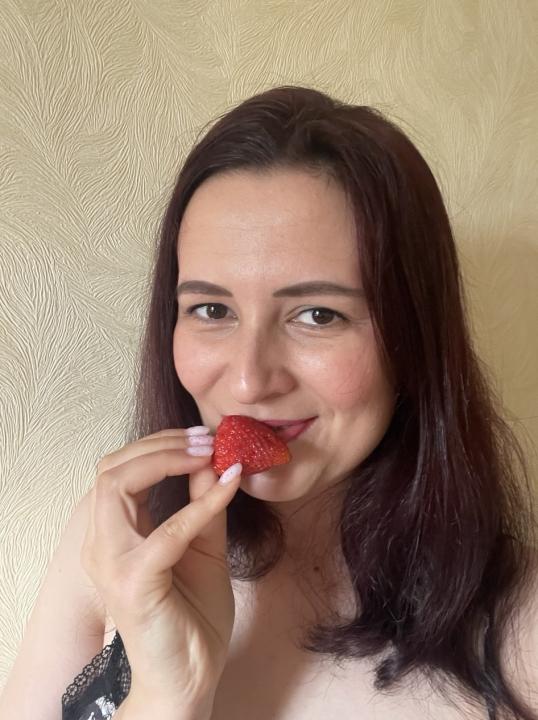 Webcam chat profile for 1CreamRaspberry