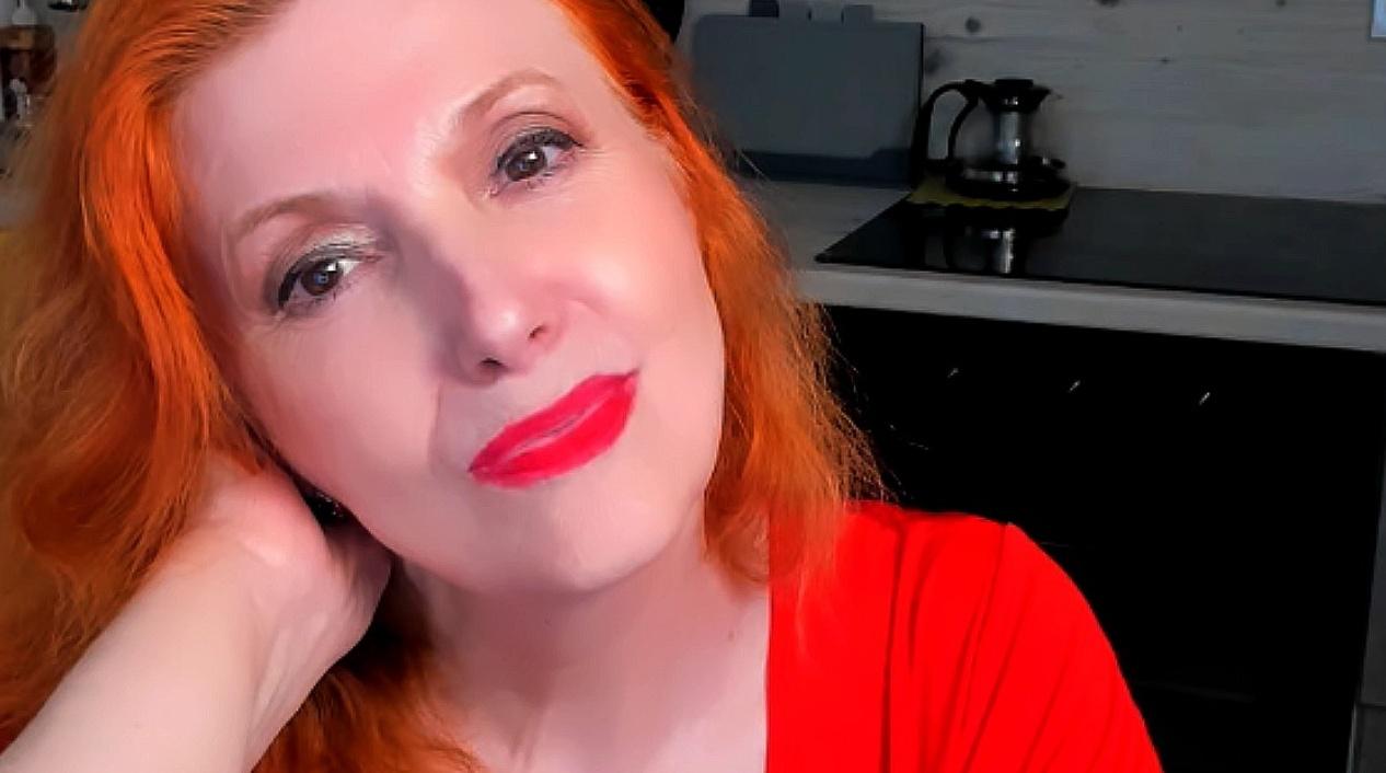 Webcam chat profile for AlmazFireFoxOne: Kissing