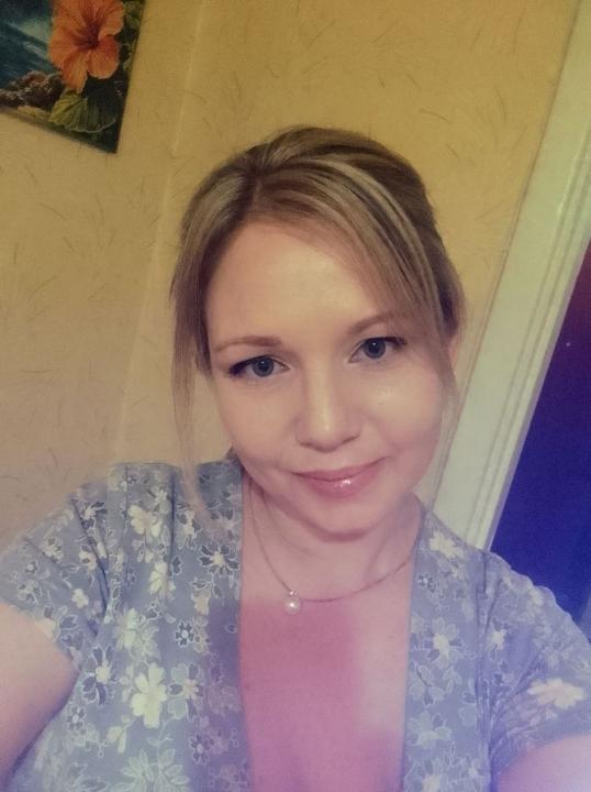 Webcam chat profile for Qerlune
