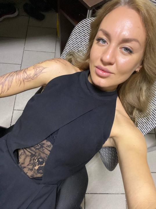 Webcam chat profile for Verona11
