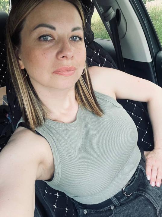 Webcam chat profile for Nirelle: Outfits