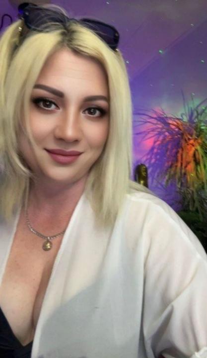 Webcam chat profile for VelvettKiss: Fitness