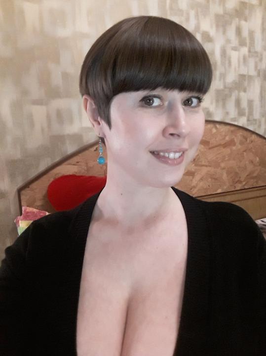 Webcam chat profile for SweetyygirlQ: Nails