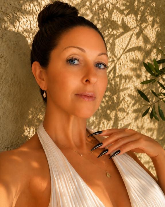 Webcam chat profile for Kira1Sun: Smoking