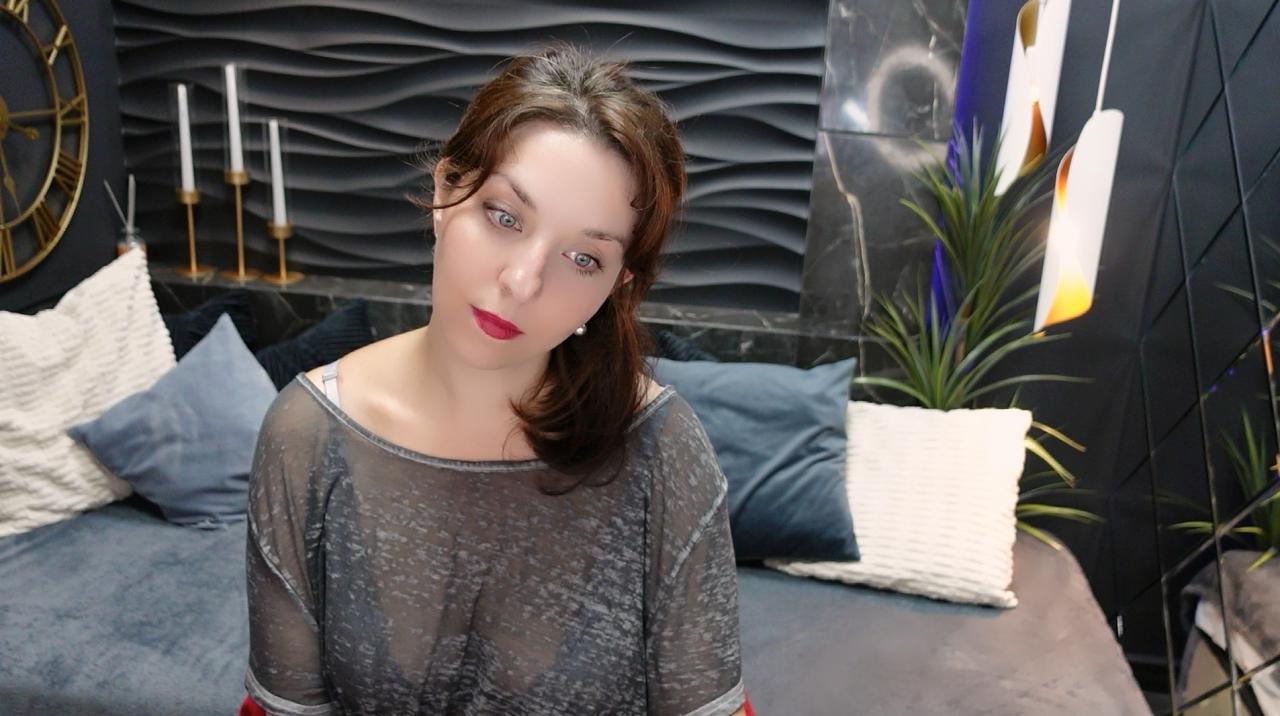 Webcam chat profile for MargarettFatal: Legs, feet & shoes
