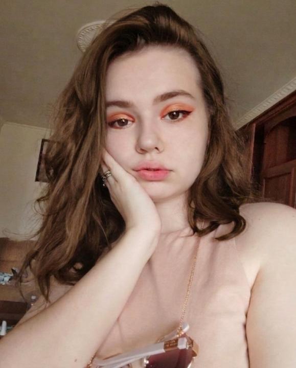 Webcam chat profile for SienaMoor: Outfits