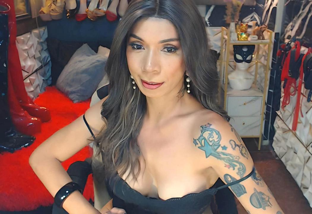 Webcam chat profile for CELINAFOX: Dominatrix