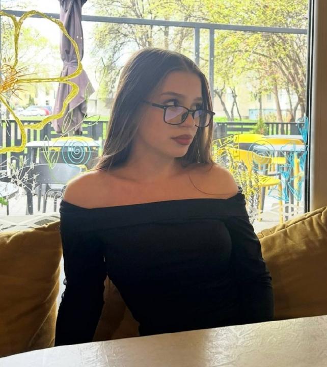 Webcam chat profile for Ninele: Ask about my Hobbies