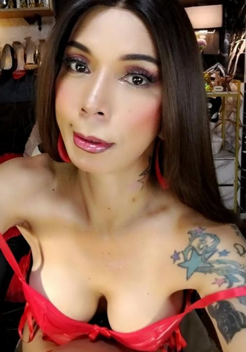 Webcam chat profile for CELINAFOX: Dominatrix