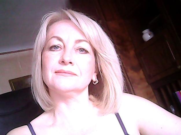 Webcam chat profile for SecretSmile4326: Legs, feet & shoes