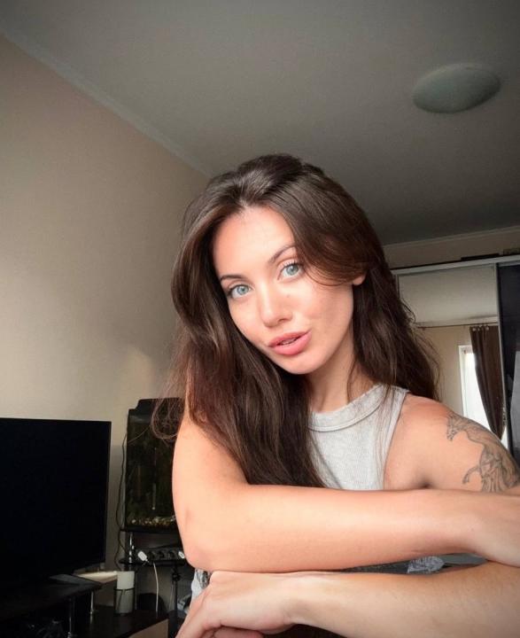 Webcam chat profile for AnikKa: Ask about my Hobbies