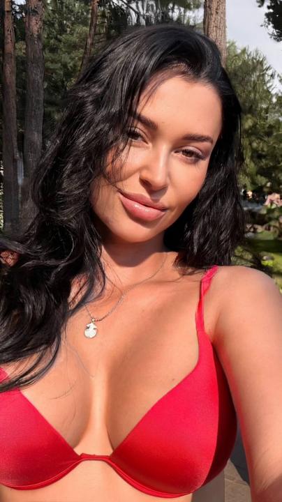 Webcam chat profile for Xylia: Ask about my Hobbies