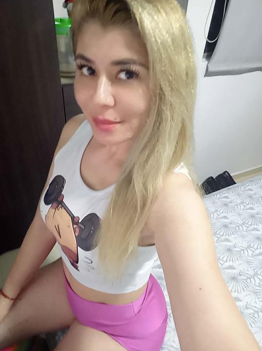 Webcam chat profile for CharlotteFIT: Leather