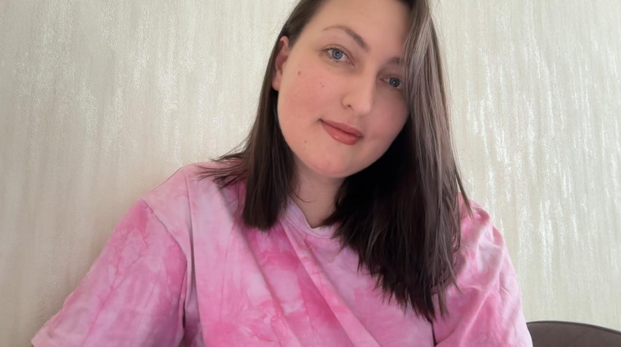 Webcam chat profile for Aphrodite: Dancing