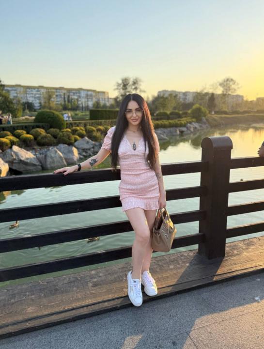 Webcam chat profile for Amelie: Ask about my Hobbies