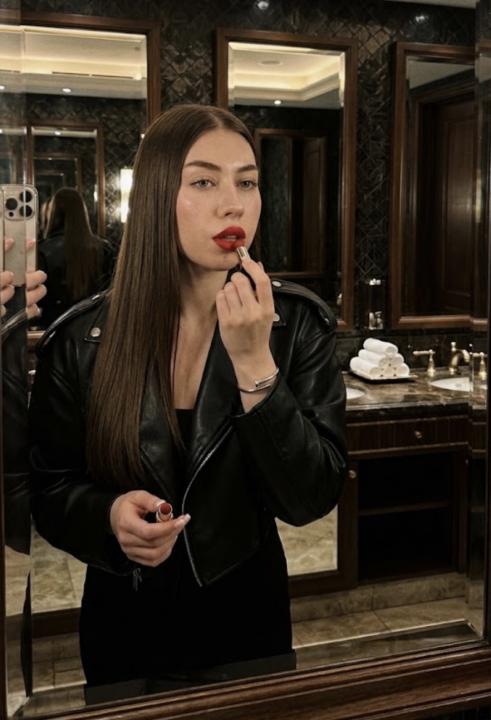 Webcam chat profile for AmeliaSaurens: Legs, feet & shoes