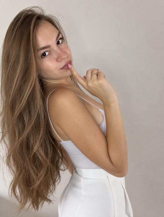 Webcam chat profile for CuteSinner: Outfits