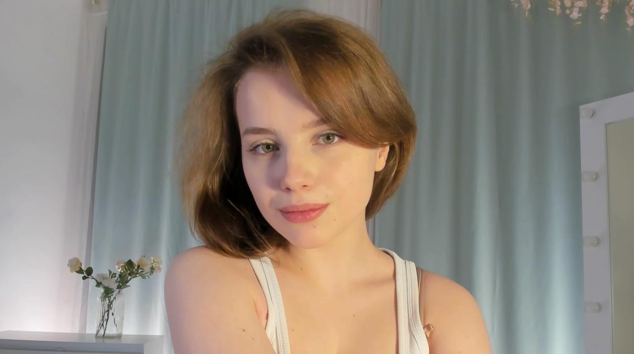 Webcam chat profile for GabiAddams: Legs, feet & shoes