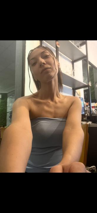 Webcam chat profile for EmmaSinX: Exhibition