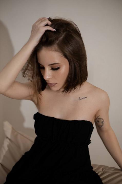 Webcam chat profile for vilittlefoxy: Travel