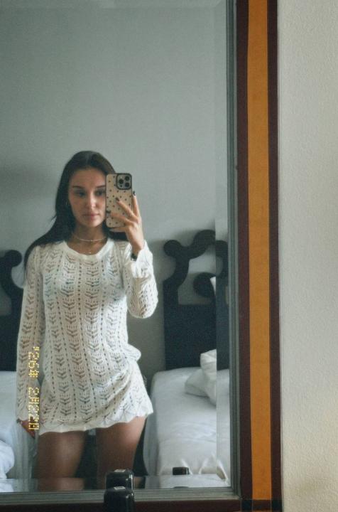 Webcam chat profile for Emiliaaa: Outfits