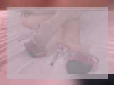 Adult webcam chat with LovelyJanne69: Nipple play