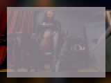 Adult chat with AliceReign: Kissing