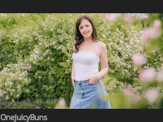 Visit OneJuicyBuns profile