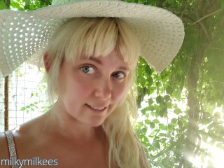 Visit milkymilkees profile