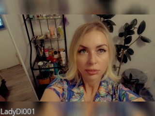 Visit ladydi001 profile