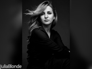 Visit JuliaBlonde profile
