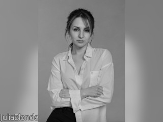 Visit JuliaBlonde profile