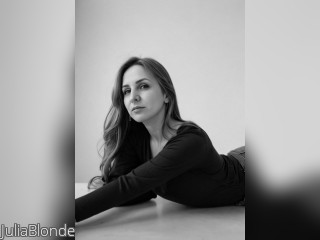Visit JuliaBlonde profile