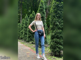 Visit Selien profile