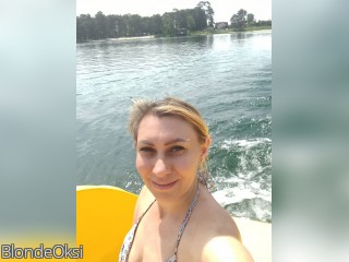 Visit BlondeOksi profile