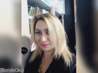 View BlondeOksi profile in Make New Friends category